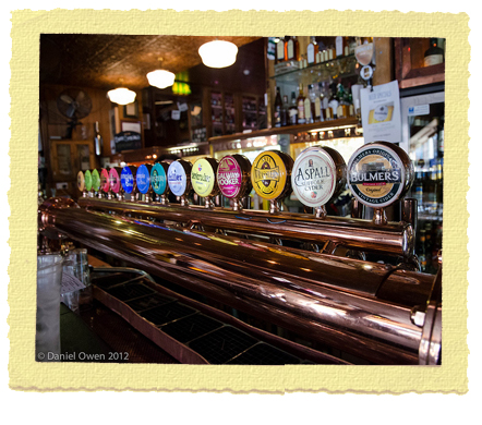 ה-Porterhouse Temple Bar - מעוז התיירים, מחוברים לברזי הבירה כל הלילה