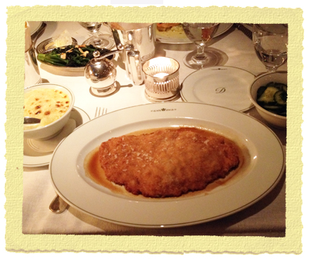 שניצל ווינאי במסעדות בלונדון - Delaunay שניצל ווינאי במסעדות בלונדון - Delaunay