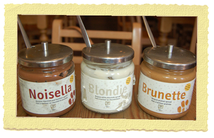 בראנץ' בלונדון - ממרחי שוקולד ב- Le pain Quotidien בראנץ' בלונדון - ממרחי שוקולד ב- Le pain Quotidien