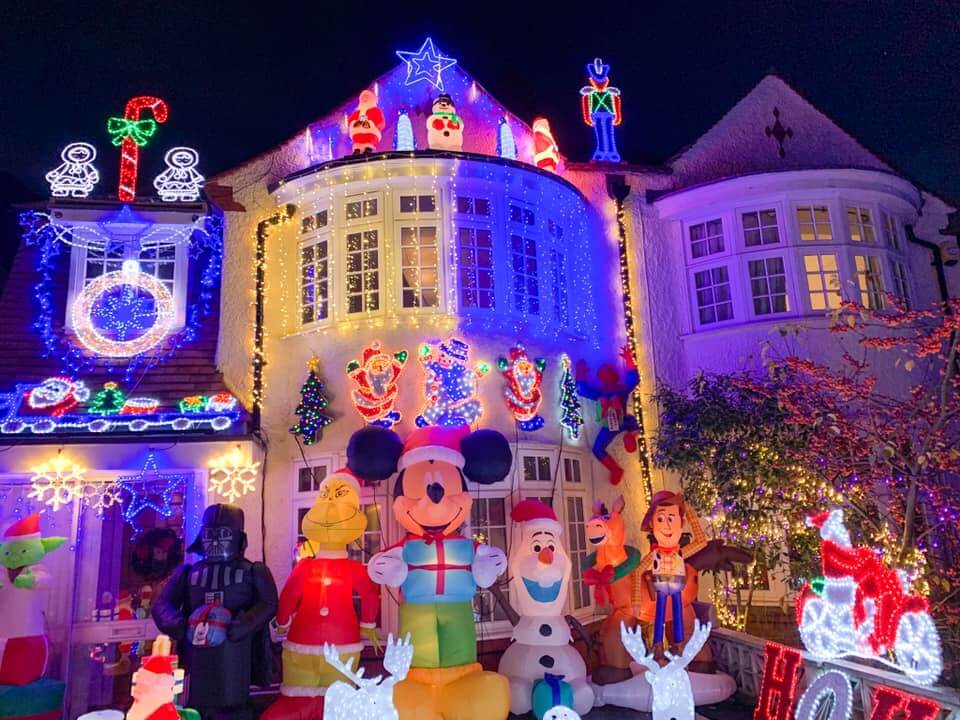 בתים מקושטים לחג המולד בלונדון