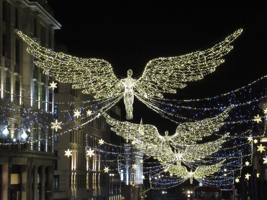 אורות כריסטמס בווסט אנד בלונדון