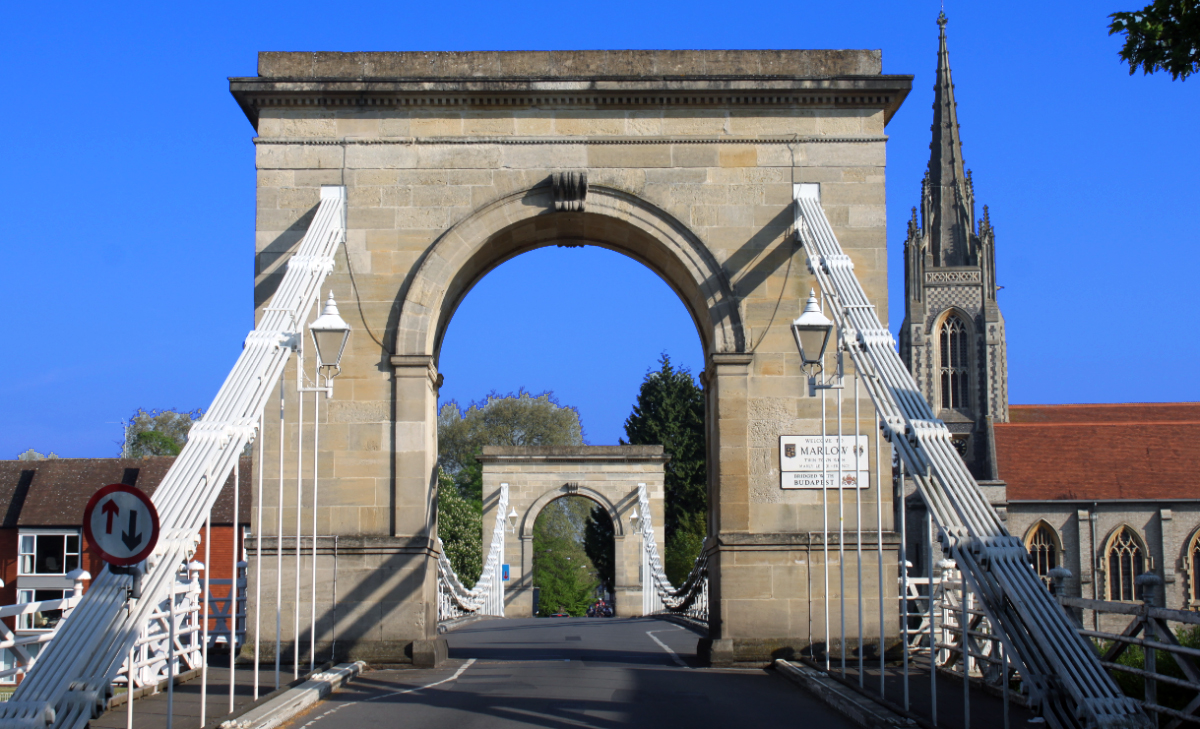 גשר מרלו תאום לגשר בבודפשט