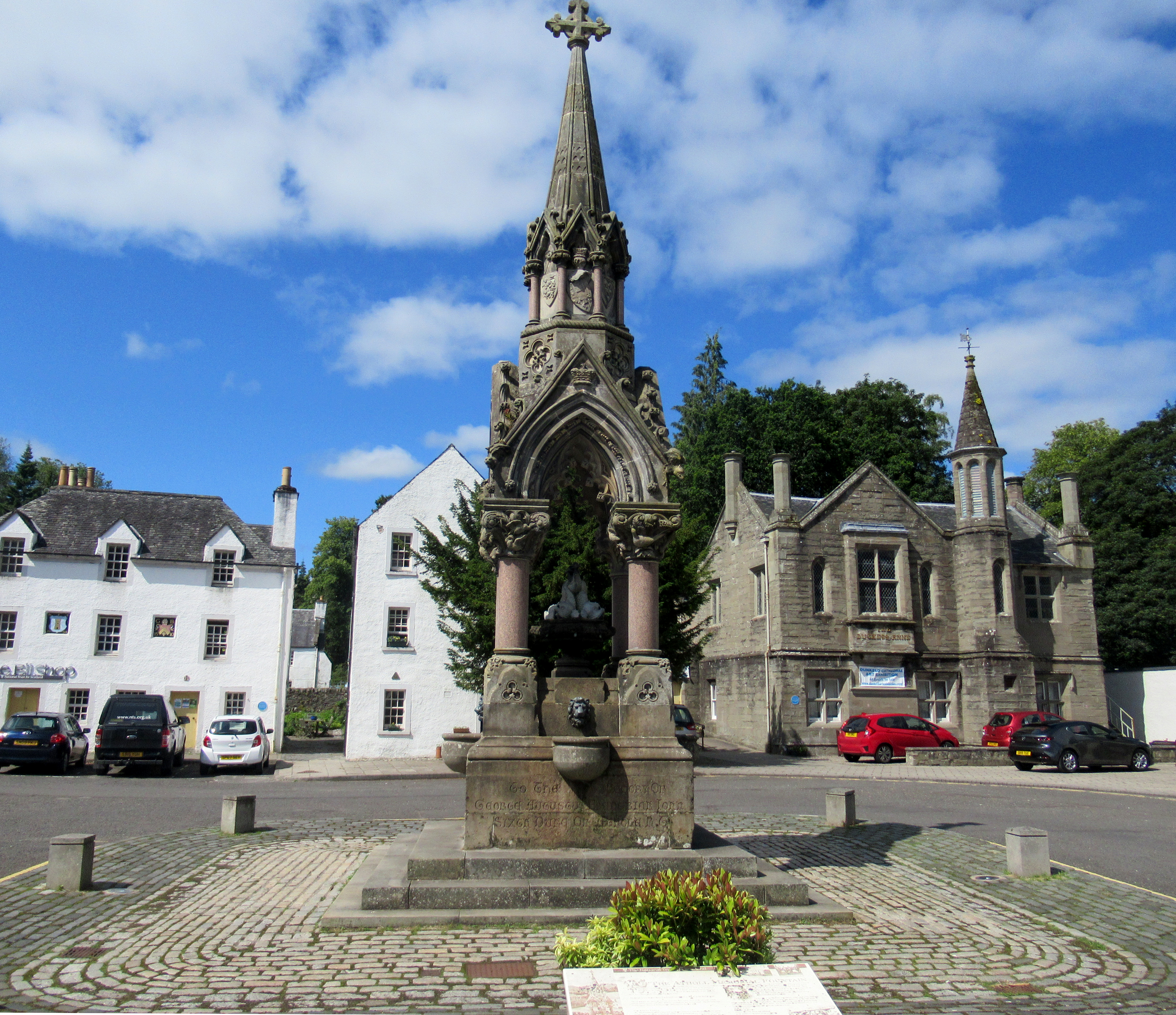 דנקלד עיירה בסקוטלנד