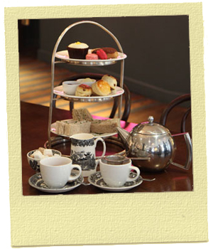 תה אחר הצהריים בליברטי עם הילדים תה אחר הצהריים בליברטי עם הילדים